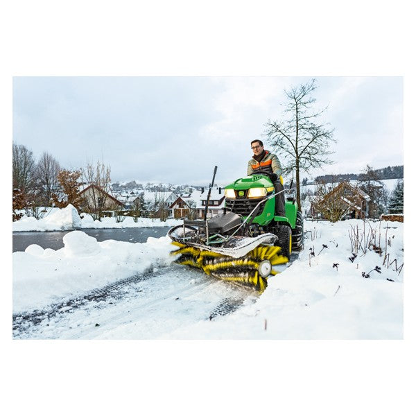 John Deere X590 with 137 cm (54 in.) Accel Deep Deck