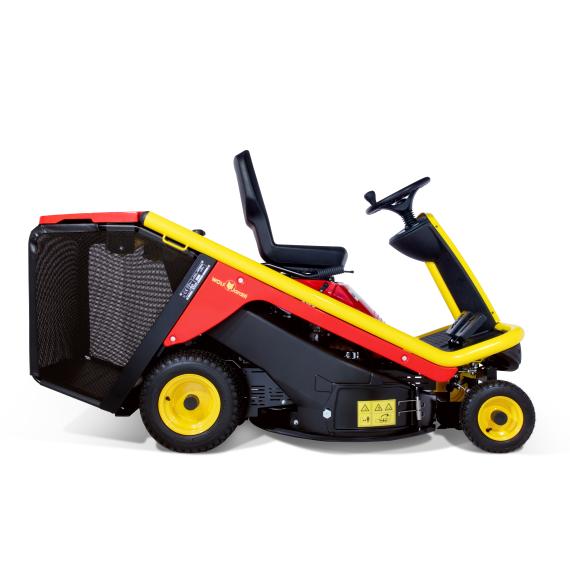 Outils Wolf A80 K3 – Compact ride-on mower with grass collector