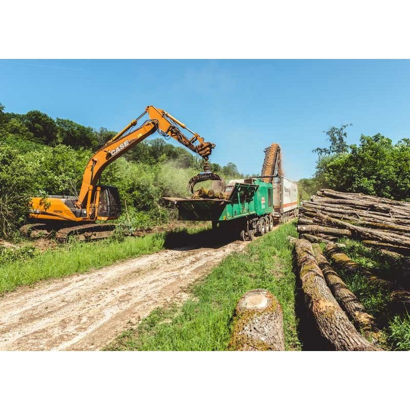 Copeaux de bois forestiers – Livraison par camion souffleur de 30 m³